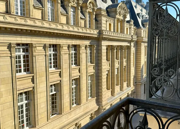 Cosy With Balcony Center - Sorbonne - Pantheon - Notre-dame Апартаменты Париж